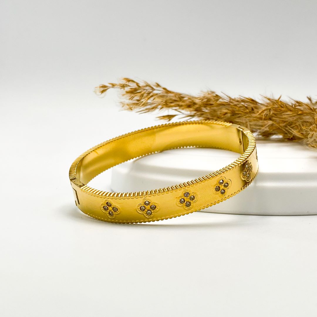 Flower bracelet