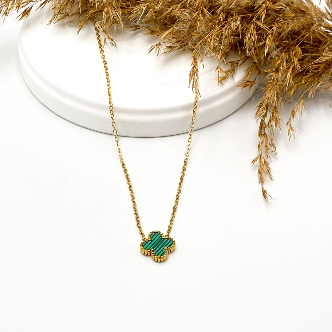 Green flower necklace
